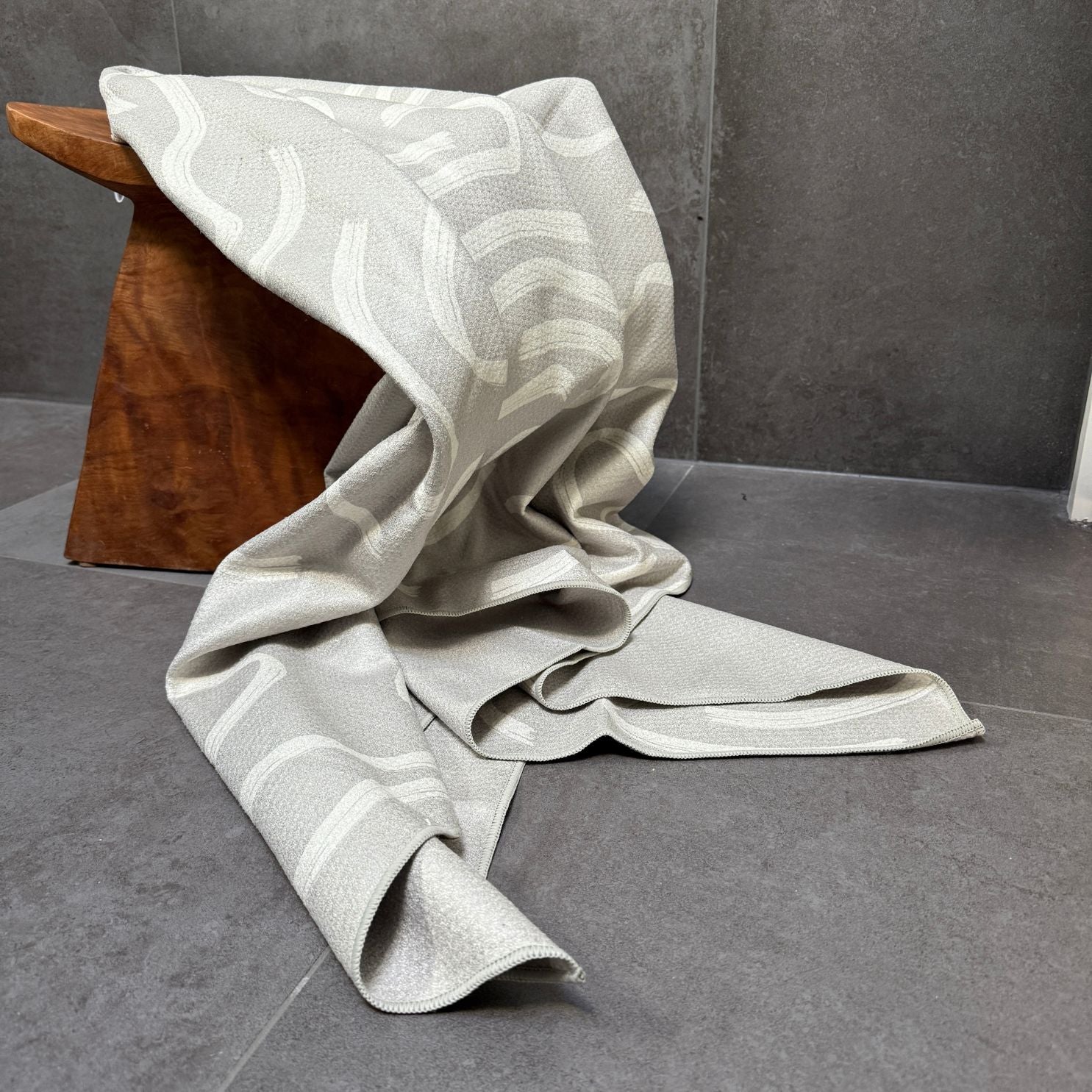 Travel towel 180x90cm large, quick-drying & recycled